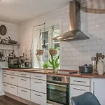 Дом отдыха 2 Bedroom Cozy In