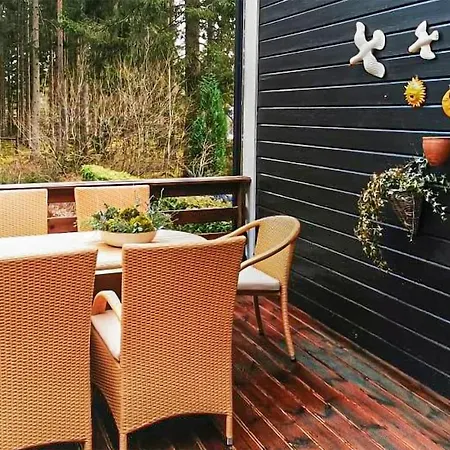 2 Bedroom Cozy In Dom wakacyjny *