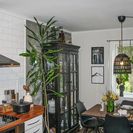 2 Bedroom Cozy In Holiday home Halden