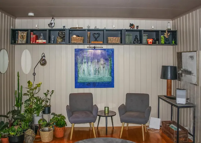 2 Bedroom Cozy In