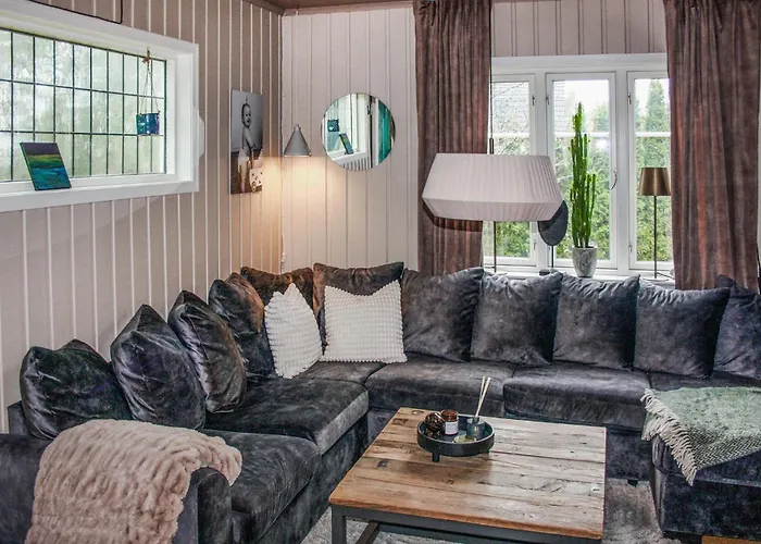 2 Bedroom Cozy In
