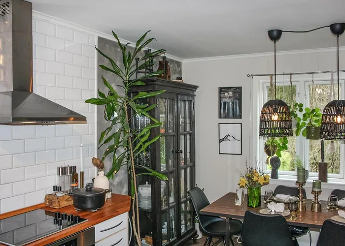 2 Bedroom Cozy In Сasa de vacaciones Halden
