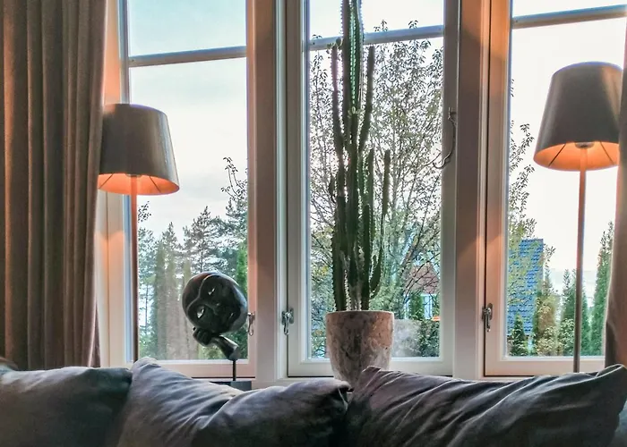 2 Bedroom Cozy In *
